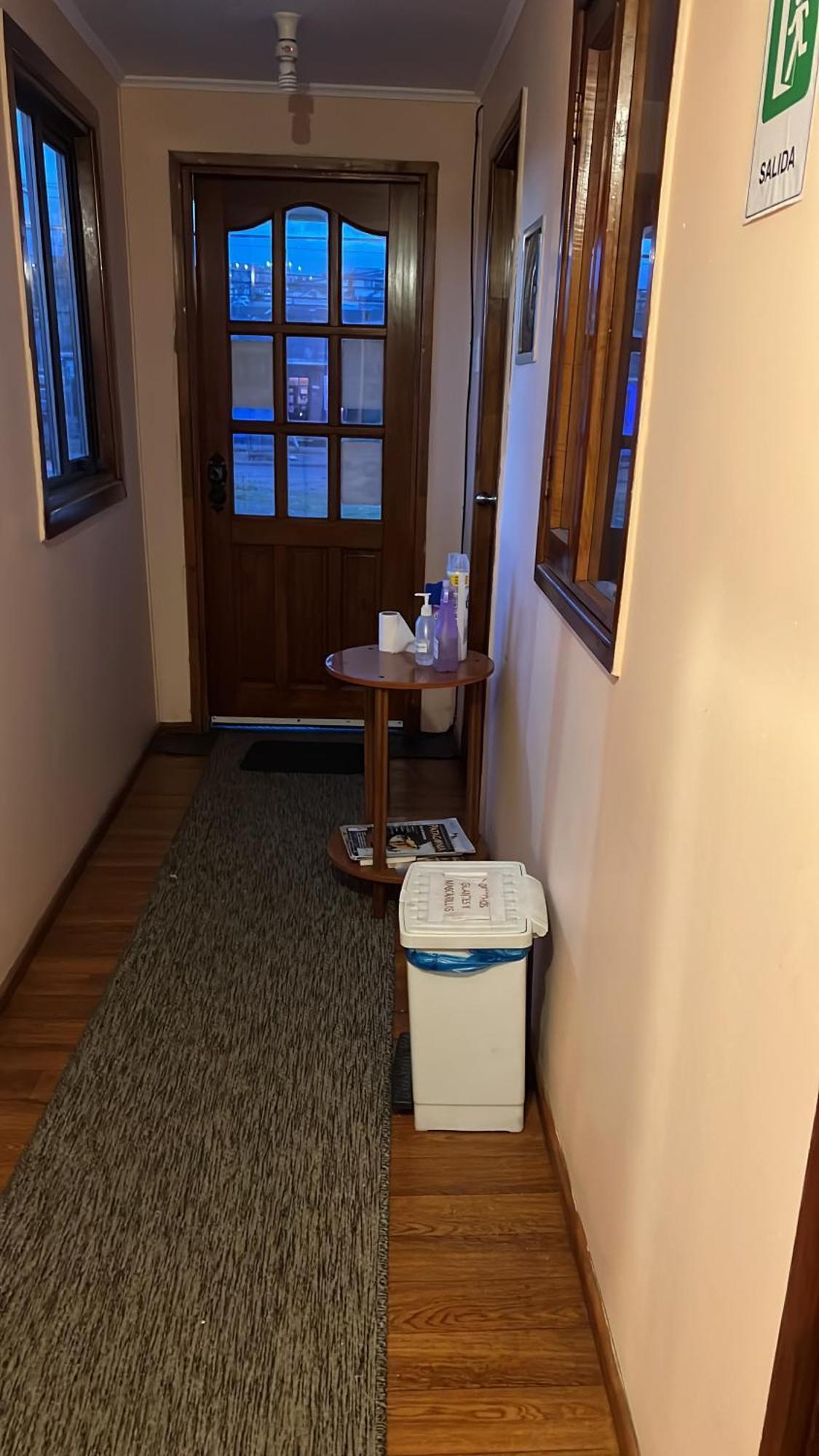 פואנטה ארנס Hostal Victoria מראה חיצוני תמונה