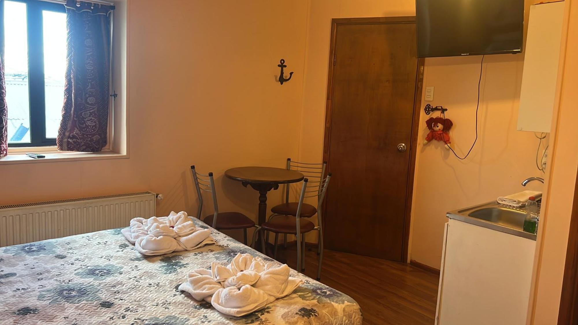 פואנטה ארנס Hostal Victoria מראה חיצוני תמונה