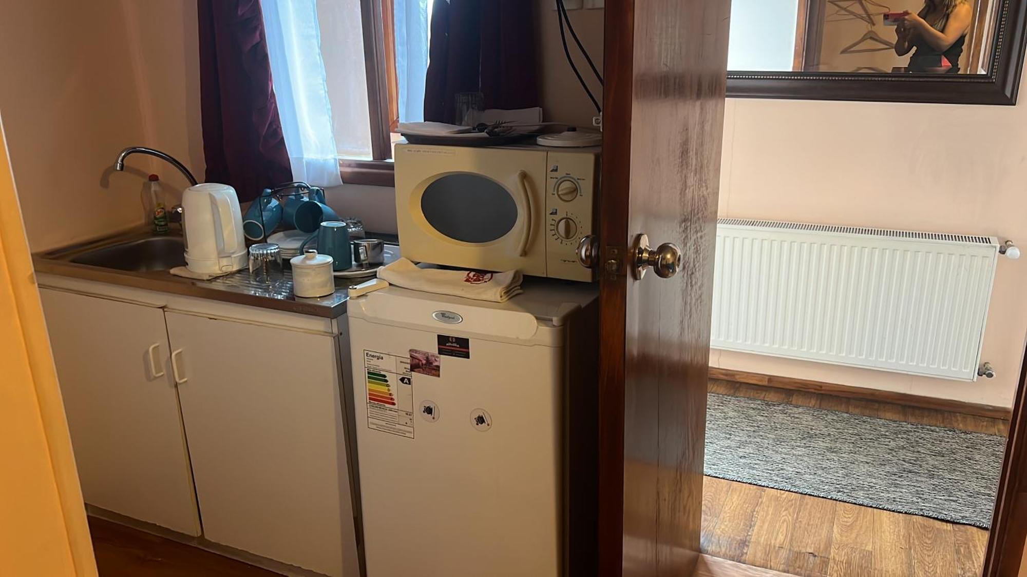 פואנטה ארנס Hostal Victoria מראה חיצוני תמונה