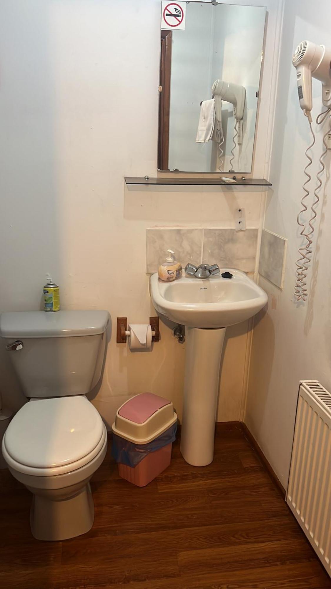 פואנטה ארנס Hostal Victoria מראה חיצוני תמונה