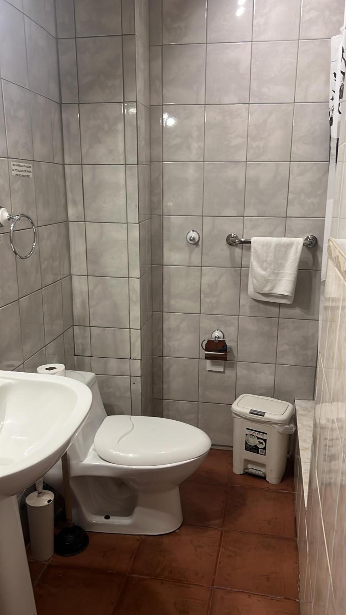 פואנטה ארנס Hostal Victoria מראה חיצוני תמונה