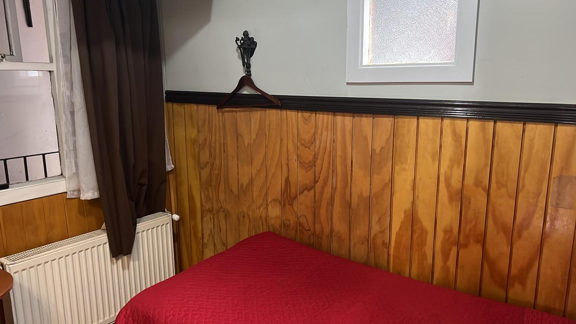פואנטה ארנס Hostal Victoria מראה חיצוני תמונה