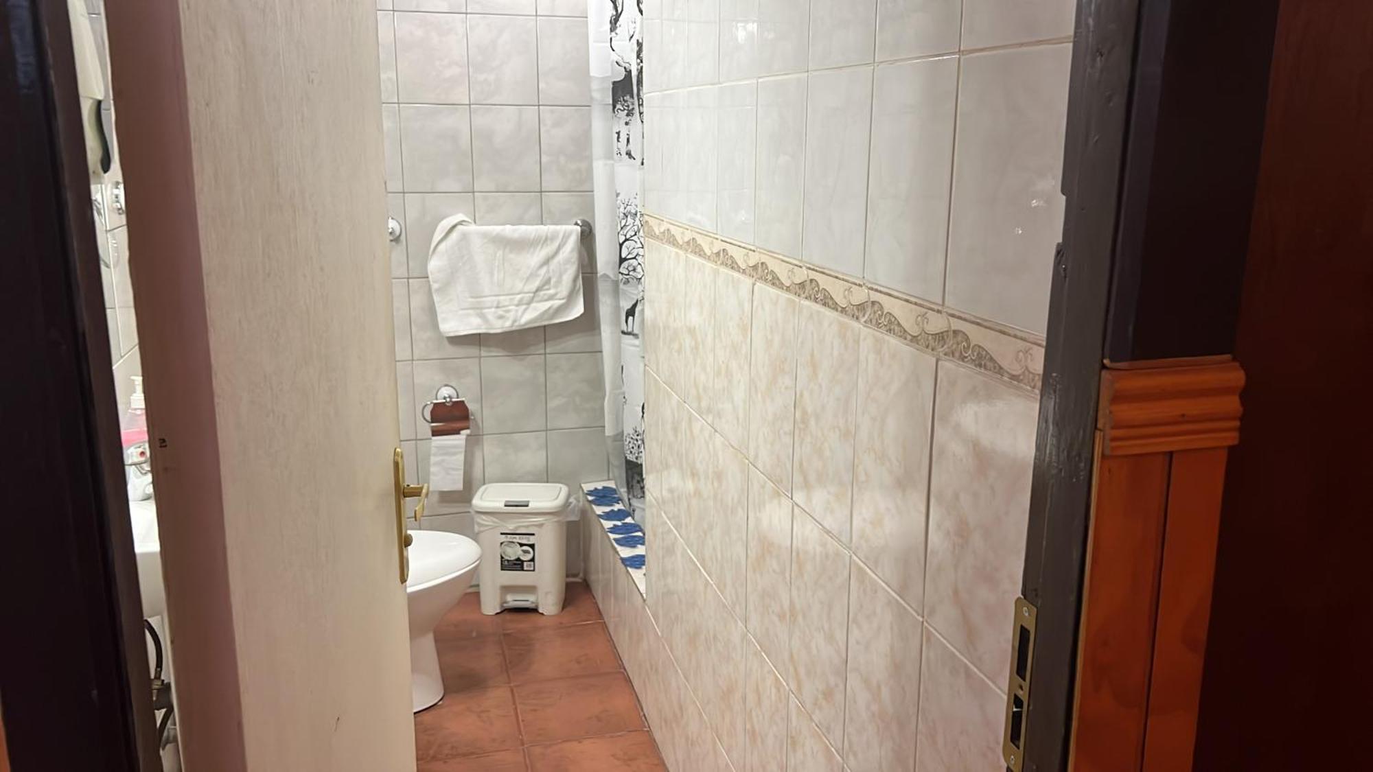 פואנטה ארנס Hostal Victoria מראה חיצוני תמונה