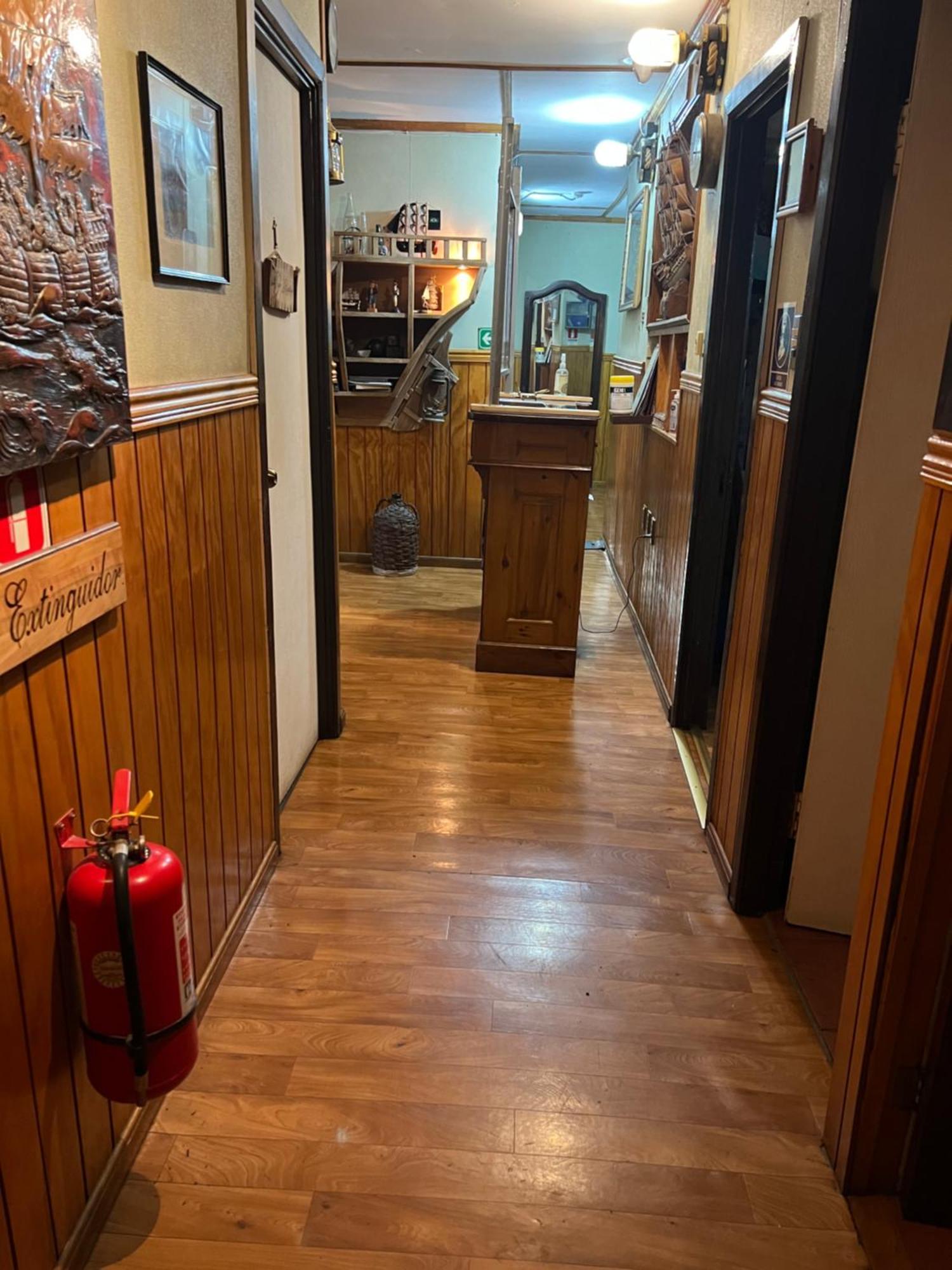 פואנטה ארנס Hostal Victoria מראה חיצוני תמונה