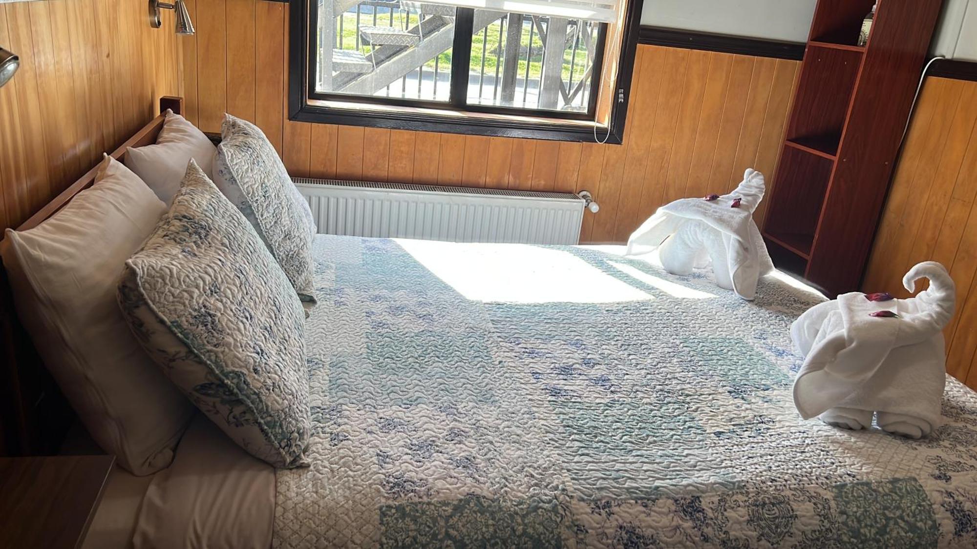 פואנטה ארנס Hostal Victoria מראה חיצוני תמונה